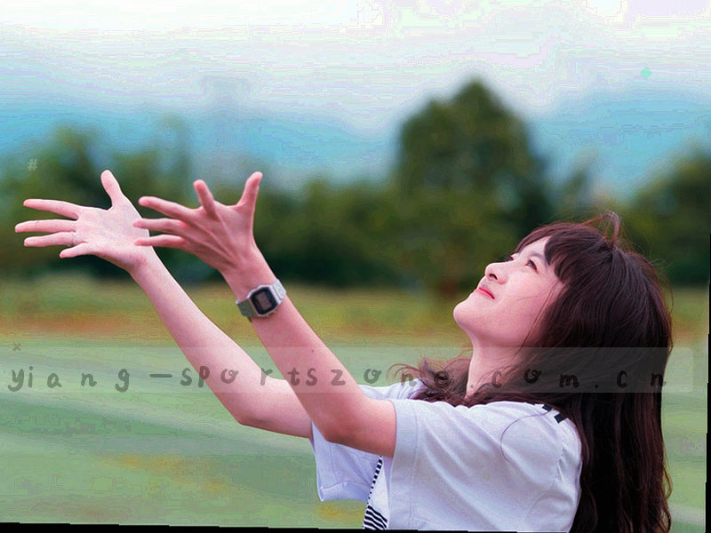 进球柱状图与橙色运动轨迹叠加的抽象图形